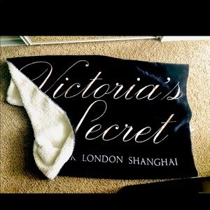 Victoria Secret Fleece Black Blanket